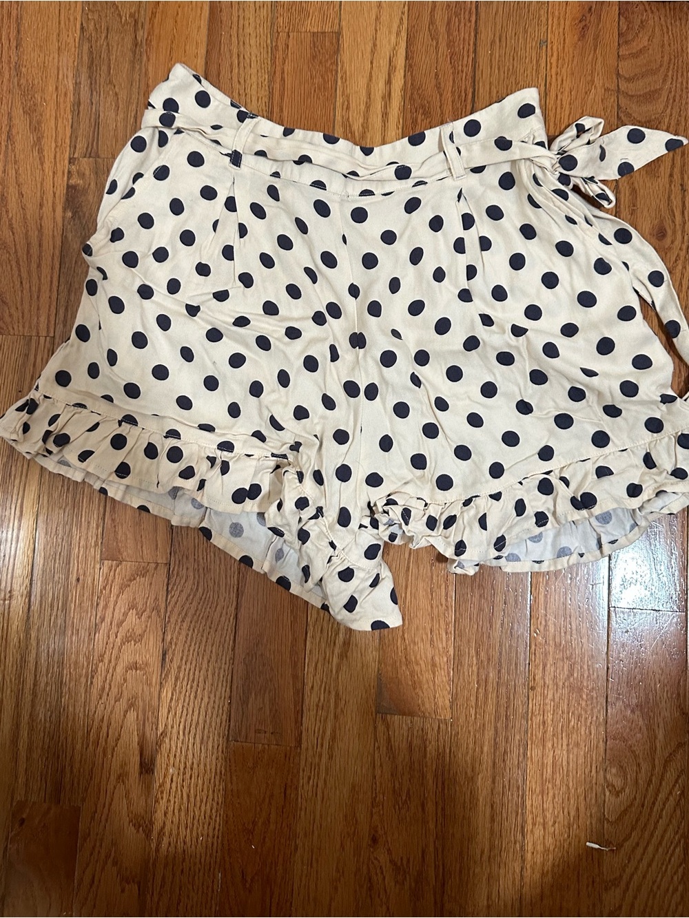 TOP SHOP Polka Dot Ruffle Tie-Waist Shorts - Cream with Black Dots